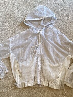 Lululemon windbreaker